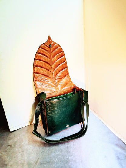 Tezza's classic leaf bag | Deep green and chestnut