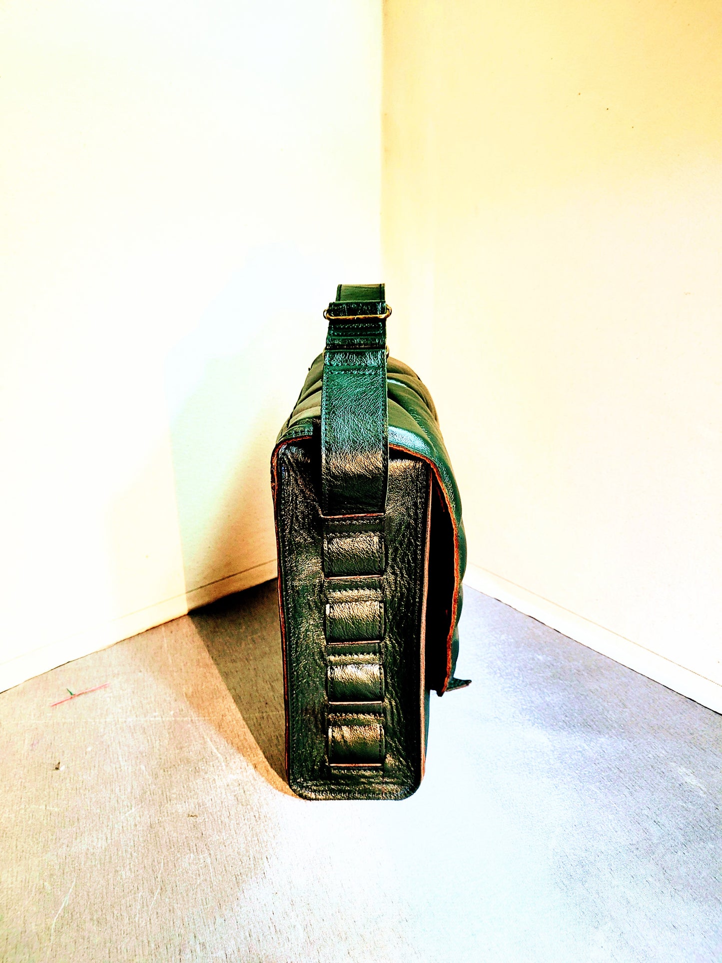 Tezza's classic leaf bag | Deep green and chestnut