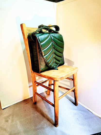 Tezza's classic leaf bag | Deep green and chestnut